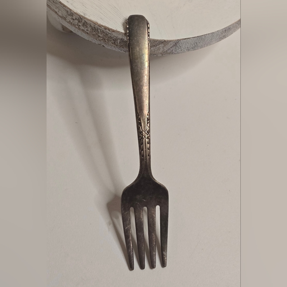 Vintage Oneida LTD. Small Fork [READ DETAILS ]
